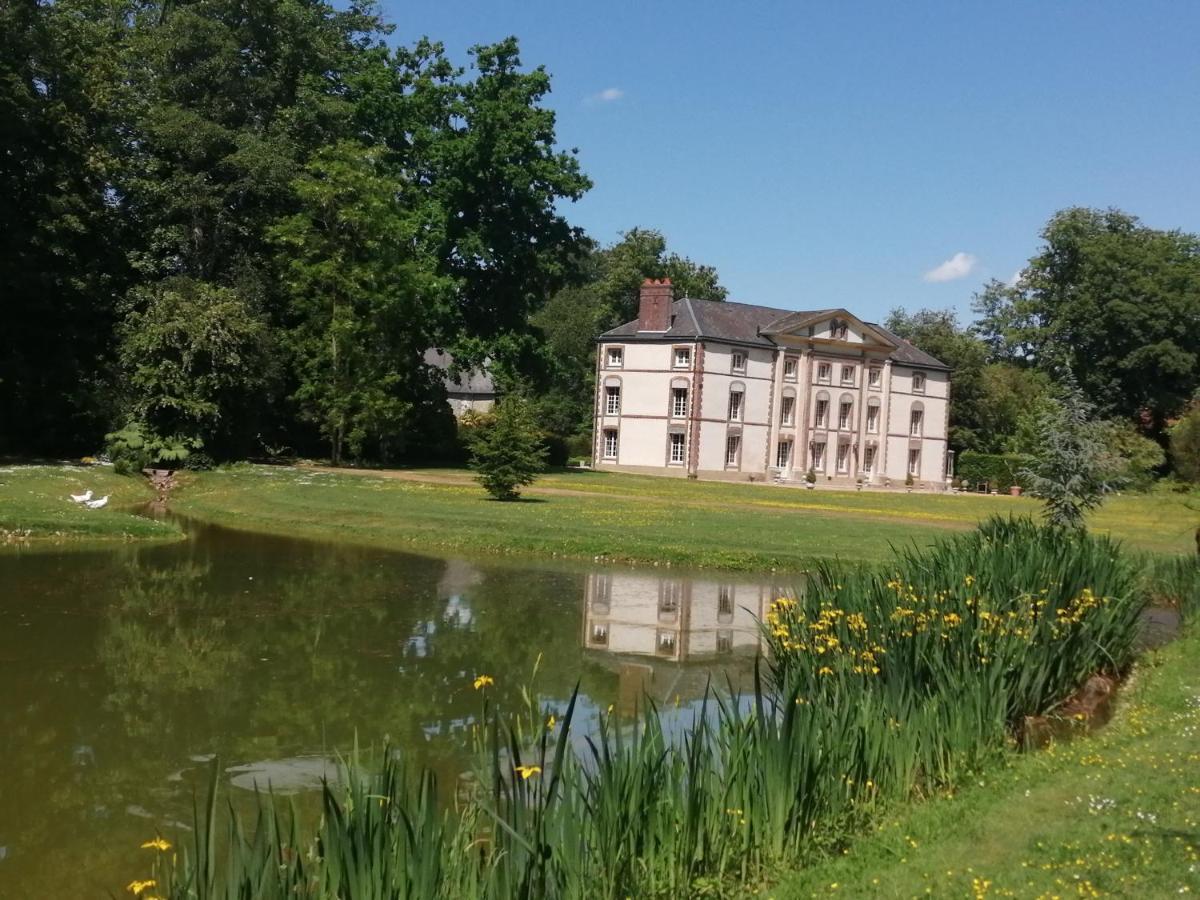 Chambre E Andre Le Domaine Des Jardins De Bracquetuit Luaran gambar